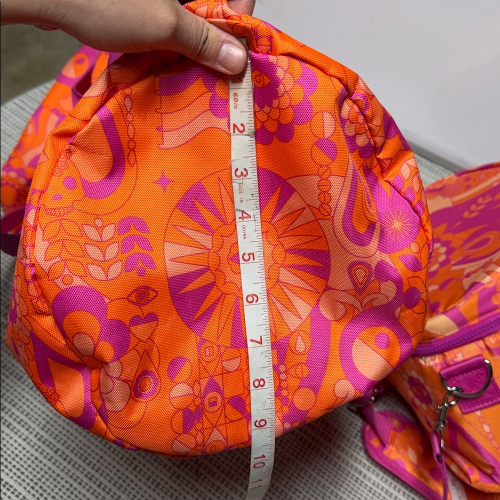 amika signature print gym duffle bag and a matching insulated cooler bag set - Picture 9 of 11